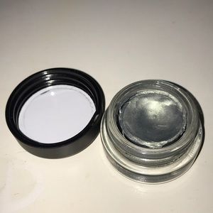 MAC paint pot in greenstroke